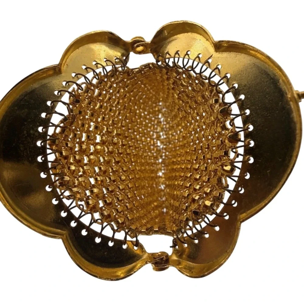 Vintage Gold Tone Metal Coin Purse Art Deco Etched Floral Frame Kiss lock Fringe